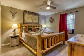 Fun & Games by HoneyBearCabins 2BR/1BA Sleeps 7